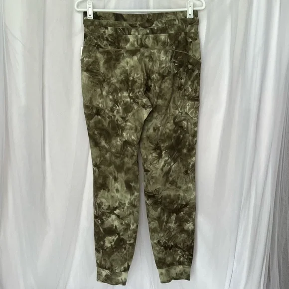 Lululemon High-Rise Jogger - Picture 8 of 8